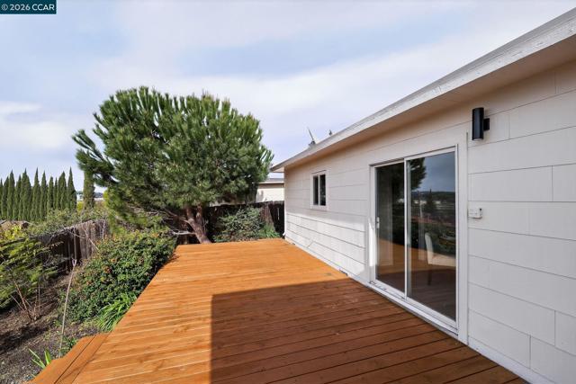 1838 Overhill Rd, Concord CA: https://media.crmls.org/mediaz/4b3bbad8-524a-413f-b50d-94b6f4f6dcbd.jpg