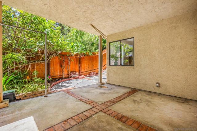 2820 Cedarwood Way, Carlsbad CA: https://media.crmls.org/mediaz/4b3bef27-a9aa-4188-b065-e9a7e90ce0e2.jpg
