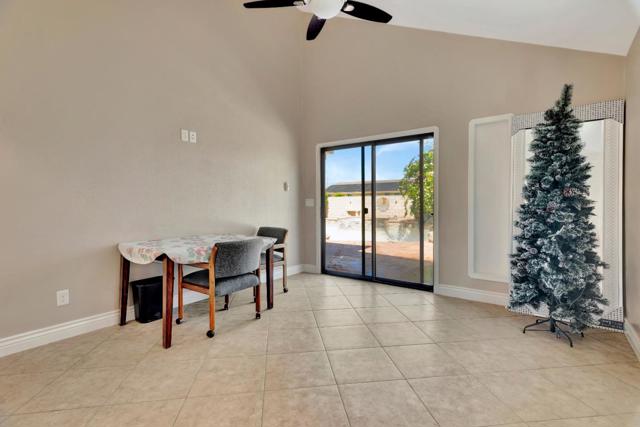 270 Rio Vista Drive, King City CA: https://media.crmls.org/mediaz/4b3c0c36-30f1-4a87-b105-bd821b1d5b5a.jpg