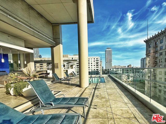 717 W Olympic Boulevard, Los Angeles CA: https://media.crmls.org/mediaz/4b3c0cd7-576f-44b5-a567-462d709f22d1.jpg