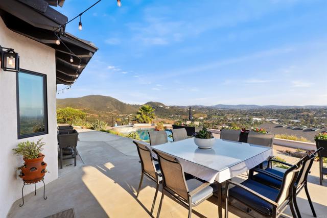 1966 Las Lomas, Vista CA: https://media.crmls.org/mediaz/4b3c4586-37f5-4277-9c10-0d162fc0d59b.jpg