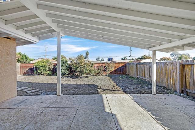 27946 Pompano Ave, Hayward CA: https://media.crmls.org/mediaz/4b3cf31b-c1fa-4101-aea2-94f98fcba446.jpg