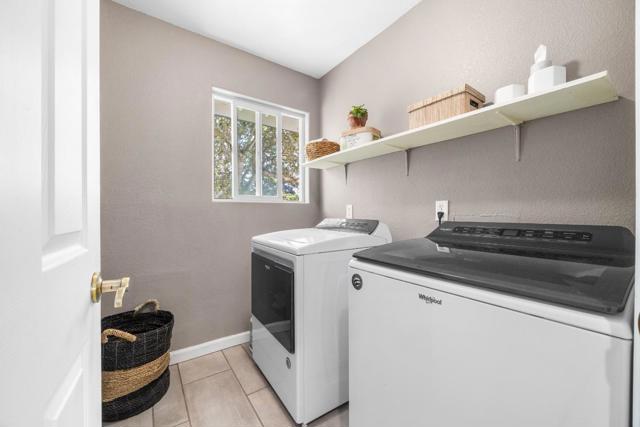 18530 Berta Ridge Place, Salinas CA: https://media.crmls.org/mediaz/4b3d5b13-d9ee-46c3-b93a-6c248f768631.jpg