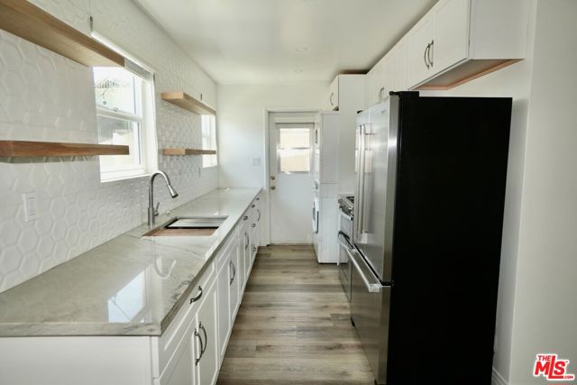 5216 Navarro Street, Los Angeles CA: https://media.crmls.org/mediaz/4b3d5e54-739d-4196-a273-480e3b21902a.jpg