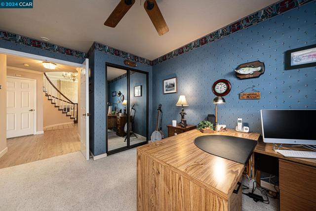 Image 23 of 59 For 604 Lomond Cir