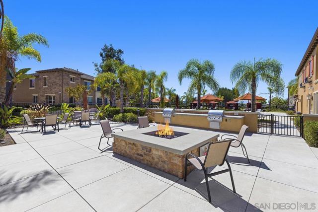 10689 New Grove Trail, San Diego CA: https://media.crmls.org/mediaz/4b3eef80-09bf-4825-aa39-c81efadf1780.jpg