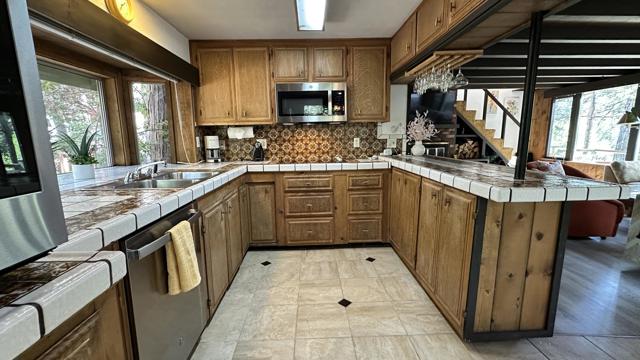 25655 Tahquitz Drive, Idyllwild CA: https://media.crmls.org/mediaz/4b3efb87-fa8e-4fdb-b109-56c8a26324ed.jpg