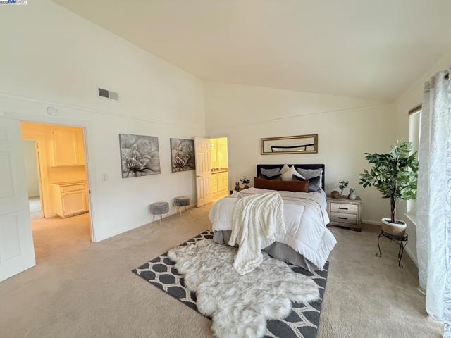3050 Benjamin Grn, Fremont CA: https://media.crmls.org/mediaz/4b3f1f2d-ef3d-4cc7-a19b-458cf9d14a11.jpg