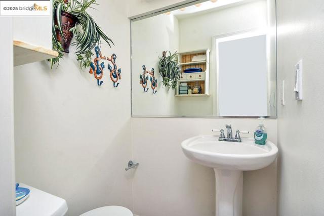 3824 Stone Rd, Bethel Island CA: https://media.crmls.org/mediaz/4b3fc315-5623-499f-88d6-df596ca478ca.jpg