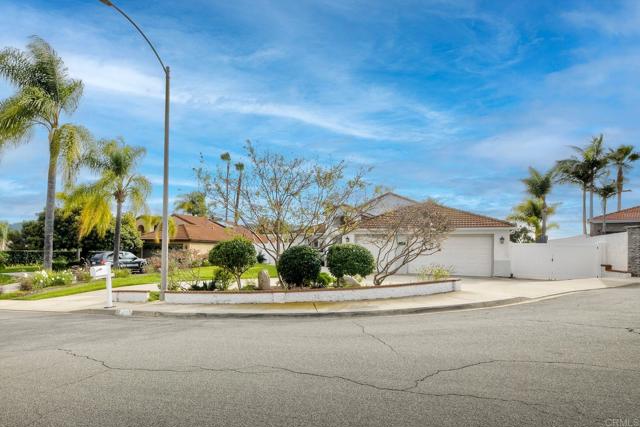 Detail Gallery Image 9 of 55 For 5413 Fairgreen Way, Bonsall,  CA 92003 - 3 Beds | 3 Baths
