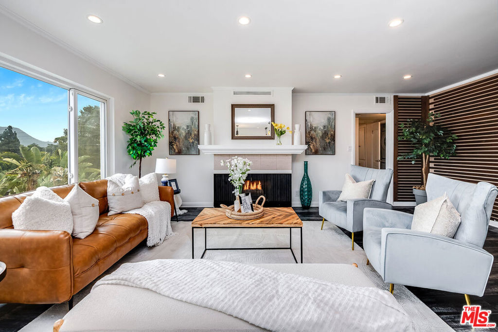 10707 Camarillo Street #312