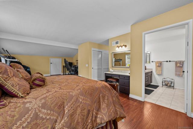 9014 Stargaze Ave, San Diego CA: https://media.crmls.org/mediaz/4b413c18-916a-4399-8752-a7eb6f7a770d.jpg