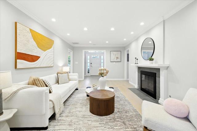 162 Del Monte Avenue, Los Altos CA: https://media.crmls.org/mediaz/4b416e53-9189-41cb-961b-dffa29c4366f.jpg