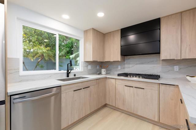 460 Chinquapin Ave., Carlsbad CA: https://media.crmls.org/mediaz/4b4186ef-acf4-482f-bddf-7e3e213a91c5.jpg