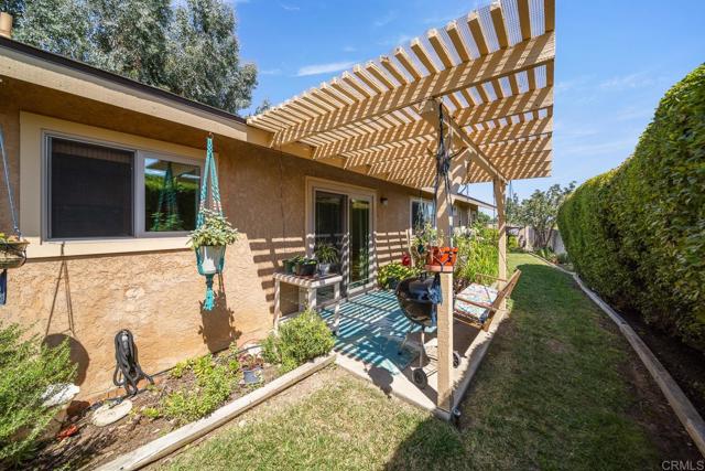 905 Discovery Street, San Marcos CA: https://media.crmls.org/mediaz/4b42069f-ded9-4d63-b41d-9537b492c8dc.jpg