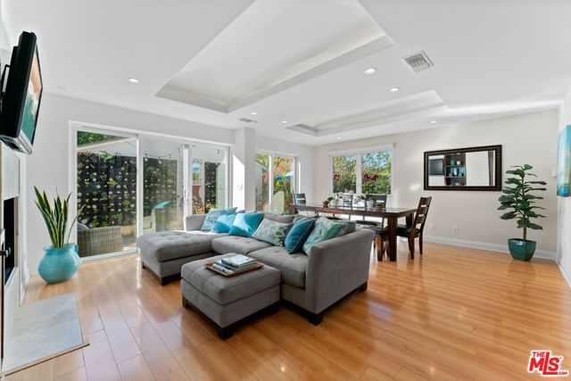 3251 Stewart Avenue, Los Angeles CA: https://media.crmls.org/mediaz/4b42cd07-f041-4fce-a3ef-96bd03f80c28.jpg