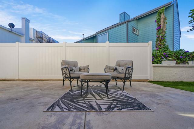 Detail Gallery Image 11 of 44 For 2438 Ocean St, Carlsbad,  CA 92008 - 3 Beds | 2/1 Baths