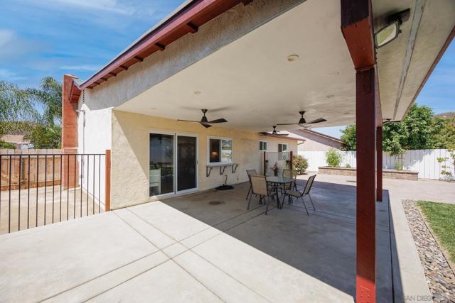 10835 Grand Fork Dr, Santee CA: https://media.crmls.org/mediaz/4b444ee4-2398-49e2-9fda-2a94bf8ffe79.jpg