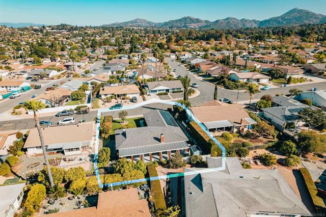 16482 Roca Dr, San Diego CA: https://media.crmls.org/mediaz/4b459c89-3229-488a-8361-e39fb0f47ef4.jpg