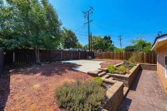 1135 E 3rd Ave, Escondido CA: https://media.crmls.org/mediaz/4b462654-d5be-429d-86e4-009fd106de2c.jpg