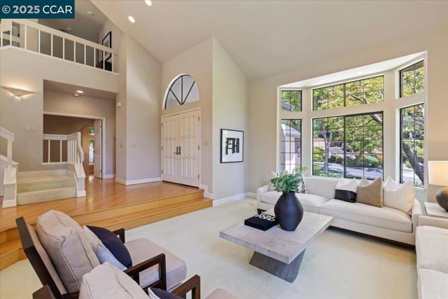 4101 Fox Creek Ct, Danville CA: https://media.crmls.org/mediaz/4b46358b-f11b-41ca-bb7a-2d32cbddeecd.jpg