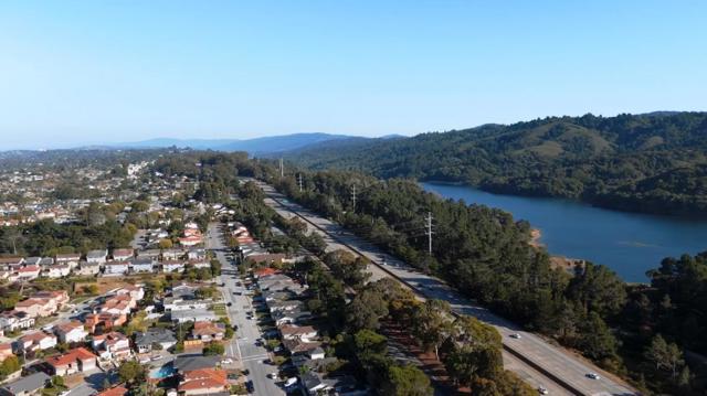 839 Banbury Lane, Millbrae CA: https://media.crmls.org/mediaz/4b46b913-c652-4ecd-9f60-aada10e94bb8.jpg