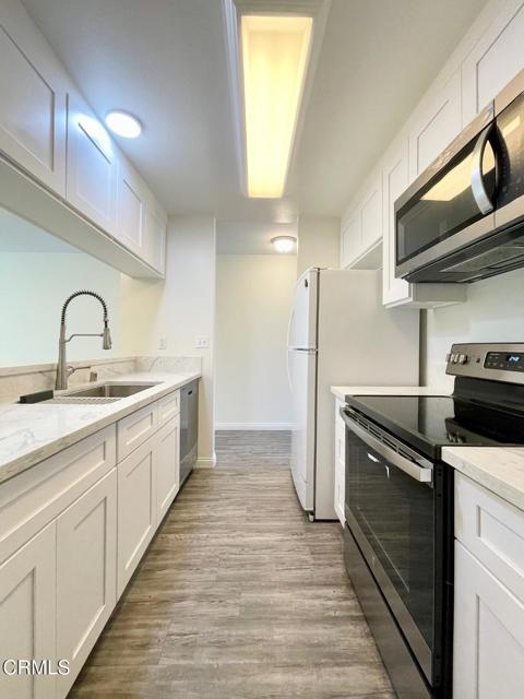 Detail Gallery Image 8 of 23 For 248 E Surfside Dr, Port Hueneme,  CA 93041 - 3 Beds | 2 Baths