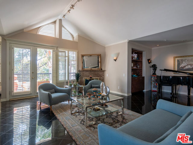 4313 Van Nuys Boulevard, 302 photo 2