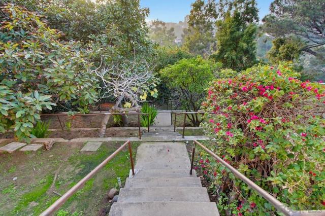 2854 Albatross Street, San Diego CA: https://media.crmls.org/mediaz/4b4734e6-3d68-4784-88bf-ffe5902cb357.jpg