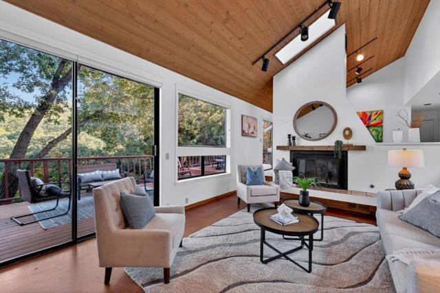 15098 Elm, Monte Sereno CA: https://media.crmls.org/mediaz/4b47de29-676b-491c-a36a-0f92f71c0bf3.jpg