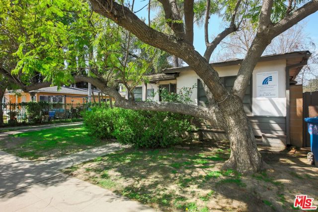5661 Kester Avenue, Van Nuys CA: https://media.crmls.org/mediaz/4b48d4ba-d808-4c79-a03b-19acf71934c9.jpg