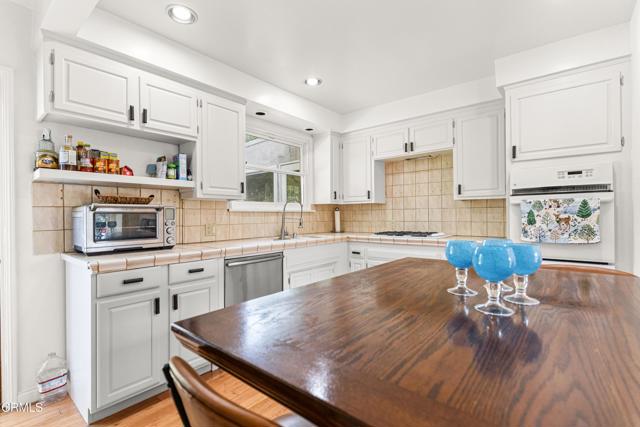 Detail Gallery Image 11 of 18 For 3323 Reta St, La Crescenta,  CA 91214 - 4 Beds | 2 Baths