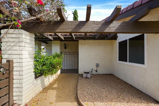 13837 Tam O Shanter Court, Poway CA: https://media.crmls.org/mediaz/4b4980fa-f3fb-4654-8291-03c2b292aed8.jpg