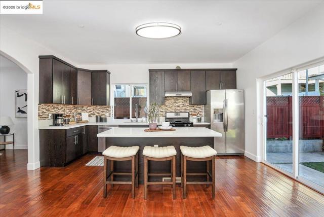 1738 18th Ave, Oakland CA: https://media.crmls.org/mediaz/4b49e978-fc9a-4110-946e-d06a99ccdcf7.jpg
