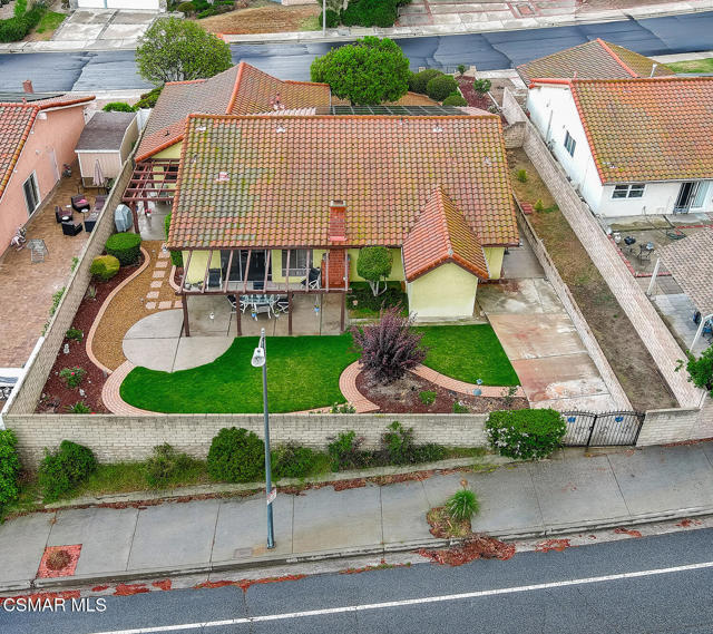 11820 Doral Avenue, Porter Ranch CA: https://media.crmls.org/mediaz/4b49f8f3-496b-4a00-8a46-608a0157cfb6.jpg