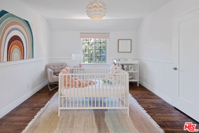 543 N June Street, Los Angeles CA: https://media.crmls.org/mediaz/4b4a05c9-de44-46b7-87fd-15d31f1e1528.jpg