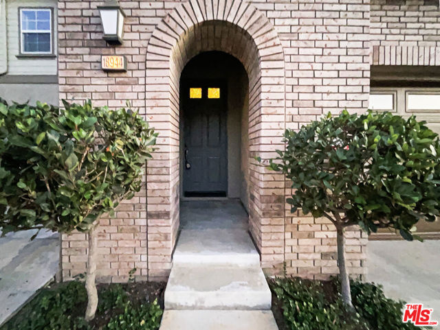 18944 Northern Dancer Lane, Yorba Linda CA: https://media.crmls.org/mediaz/4b4a778d-02c4-450a-b9b2-3044ba5a6622.jpg