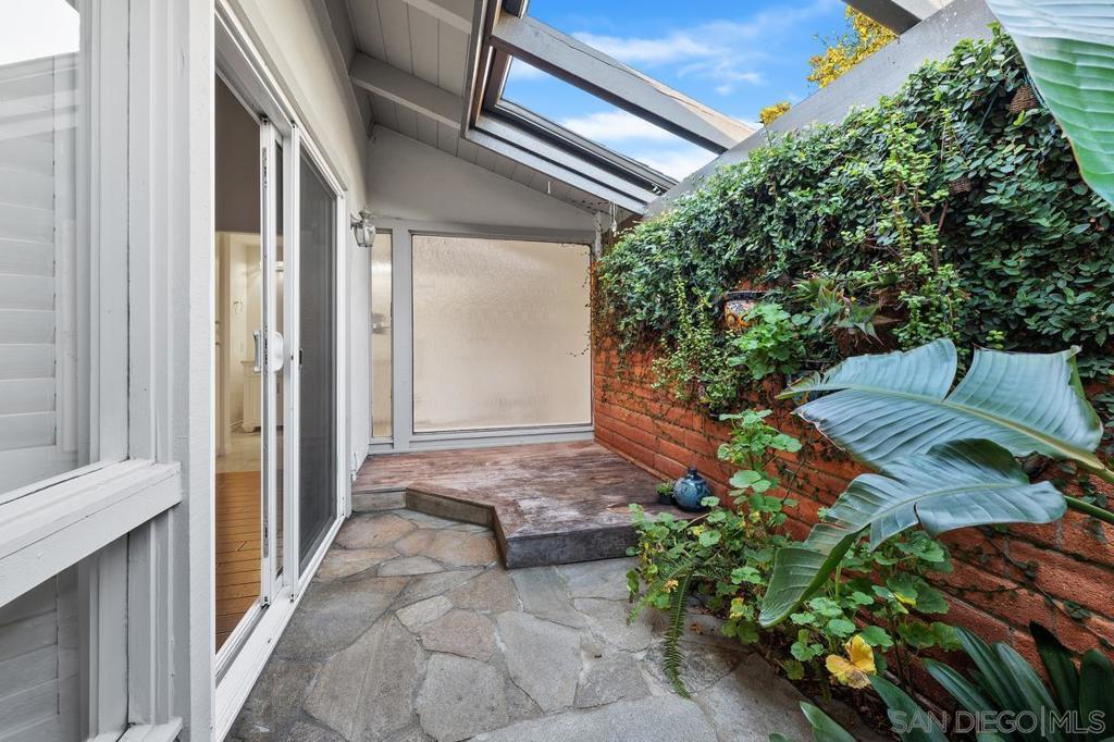 MLS #250044131SD image #29