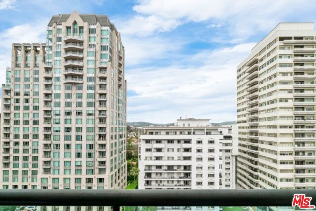10724 Wilshire Boulevard, Los Angeles CA: https://media.crmls.org/mediaz/4b4aa6e2-c093-479c-ae73-a8aea8a7c3e5.jpg