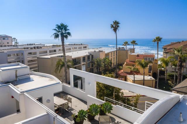 101 Coast Boulevard, La Jolla CA: https://media.crmls.org/mediaz/4b4adca0-f0b3-42cf-b60d-ca08e48e8a2a.jpg