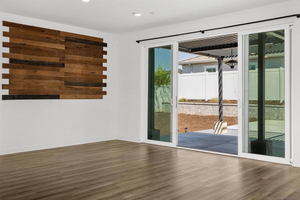 MLS #250036111SD image #11