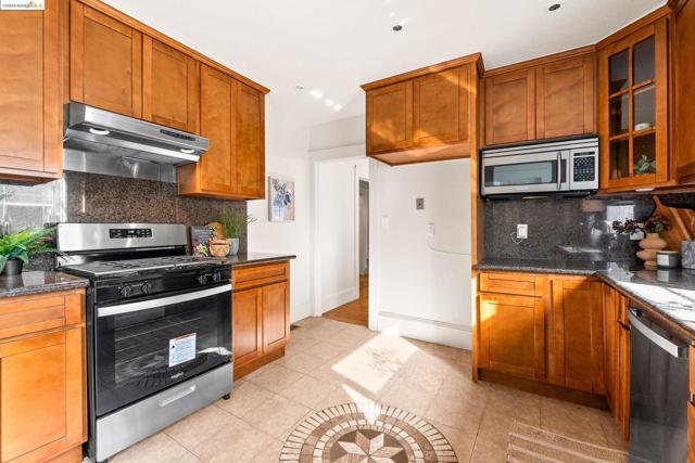 Image 18 of 48 For 6021 Monadnock Way