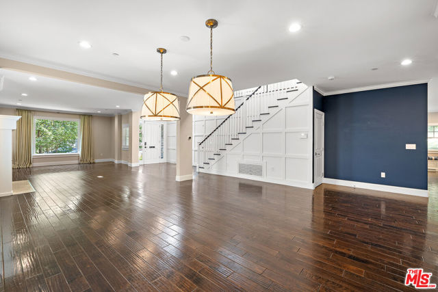 1147 Centinela Avenue, Santa Monica CA: https://media.crmls.org/mediaz/4b4bf1ae-8ffd-4f38-99aa-2003a8146510.jpg