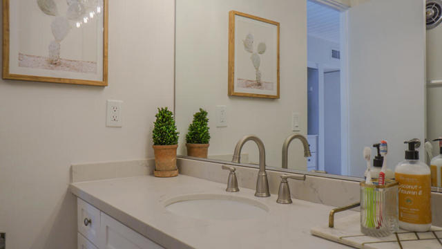472 Sandpiper Street, Palm Desert CA: https://media.crmls.org/mediaz/4b4cb6e8-c47a-445b-8333-6d36487ecab1.jpg
