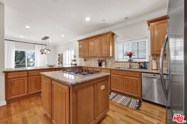 2104 Clark Lane, Redondo Beach, California 90278, 5 Bedrooms Bedrooms, ,3 BathroomsBathrooms,Residential,Sold,Clark,25543845