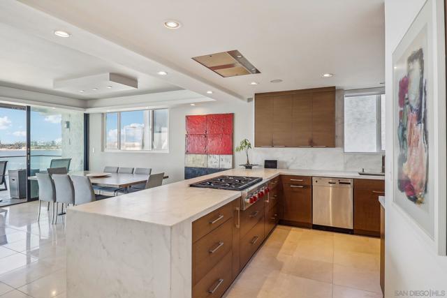 Image 17 of 49 For 3860 Riviera Dr  301
