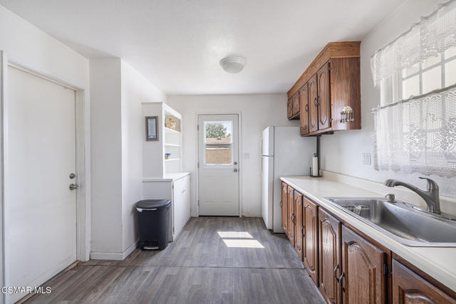 1620 Spence Street, Simi Valley CA: https://media.crmls.org/mediaz/4b4ddc26-e635-4cdc-8e4a-141b9a6dc9a2.jpg