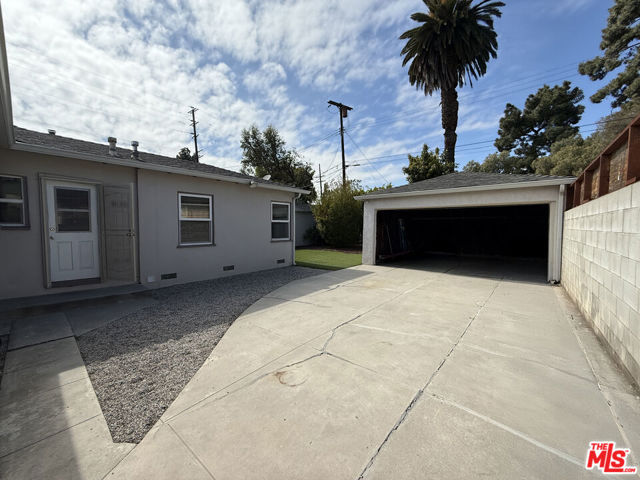 11293 Brookhaven Avenue, Los Angeles CA: https://media.crmls.org/mediaz/4b4ddc7e-d404-4931-a026-68628a7a9e16.jpg