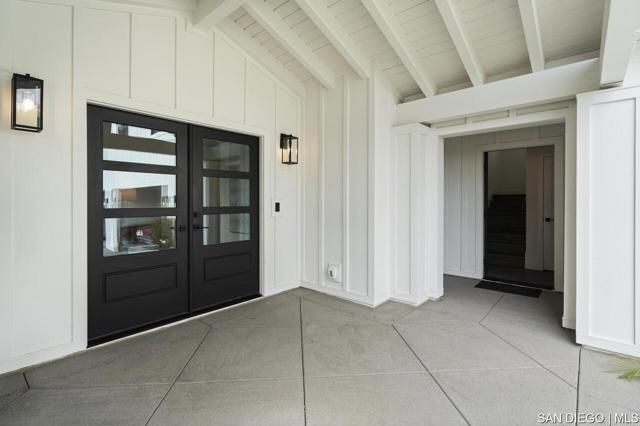 1170 Chinquapin AVE, Carlsbad CA: https://media.crmls.org/mediaz/4b4e1a60-01a9-4f7c-bb44-a3d90a5f3069.jpg