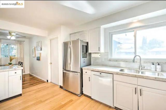 419 Matthew Plz, Lodi CA: https://media.crmls.org/mediaz/4b4e6329-1556-47b2-a307-4ca38fe76869.jpg